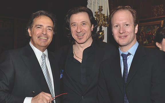 Renowned actor and artist Federico Castelluccio flanked Mr. Acunto and sculptor Sabin Howard.
