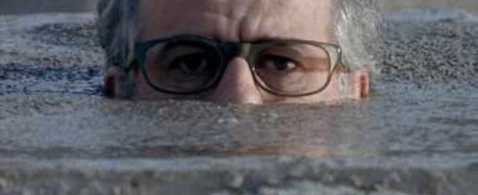 ARTICLE Politics Toni Servillo in Le Conseguenze dellamore 2004 by Paolo Sorrentino1